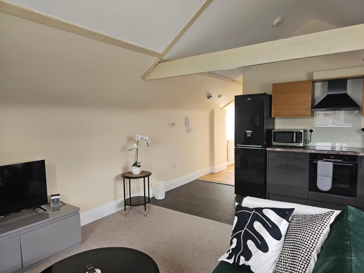 Charming 1-Bed Loft In Caerleon Apartment Newport  Bagian luar foto