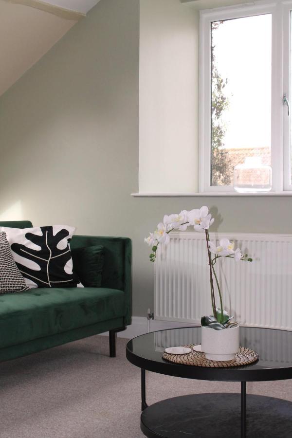 Charming 1-Bed Loft In Caerleon Apartment Newport  Bagian luar foto