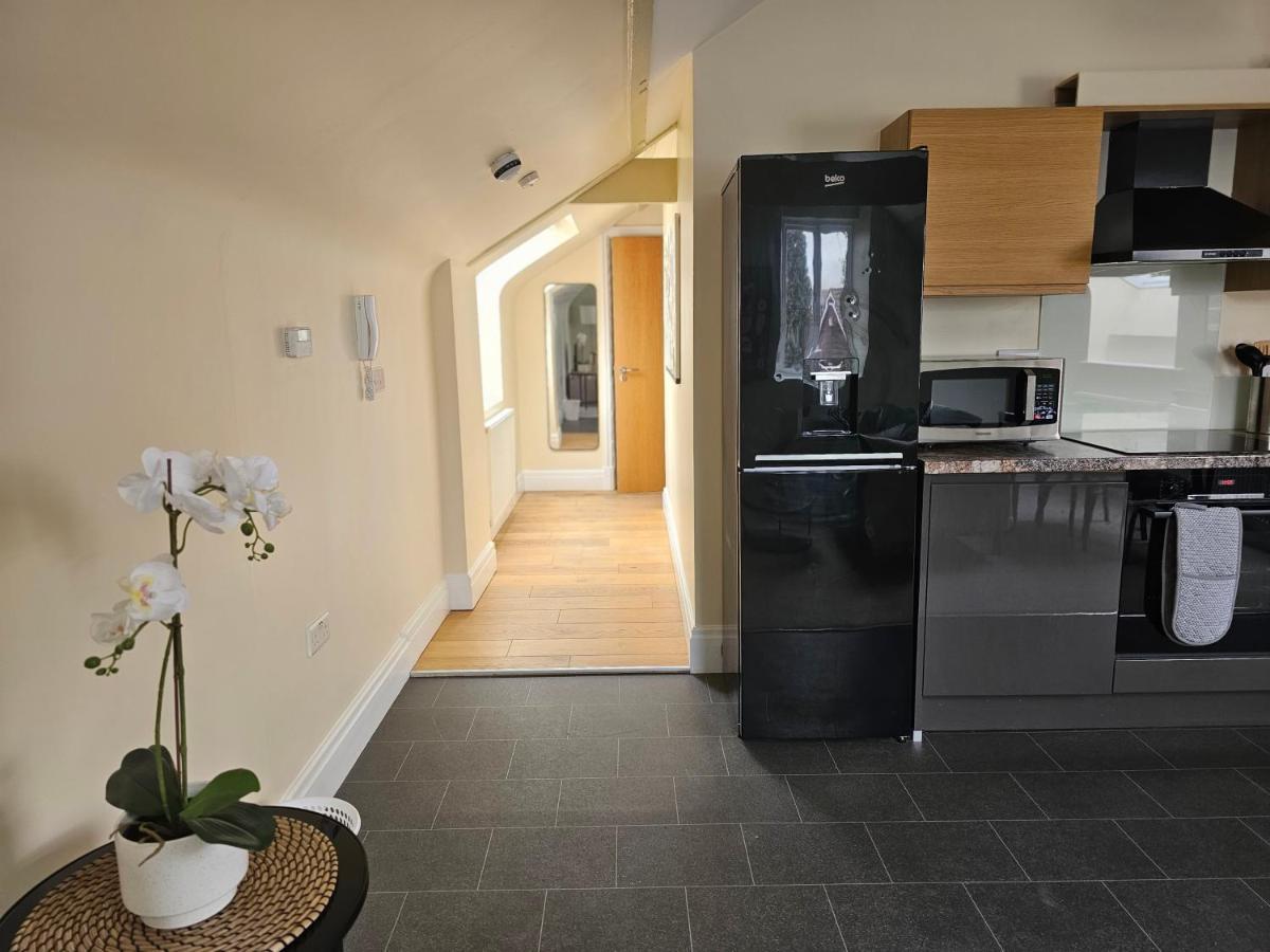 Charming 1-Bed Loft In Caerleon Apartment Newport  Bagian luar foto