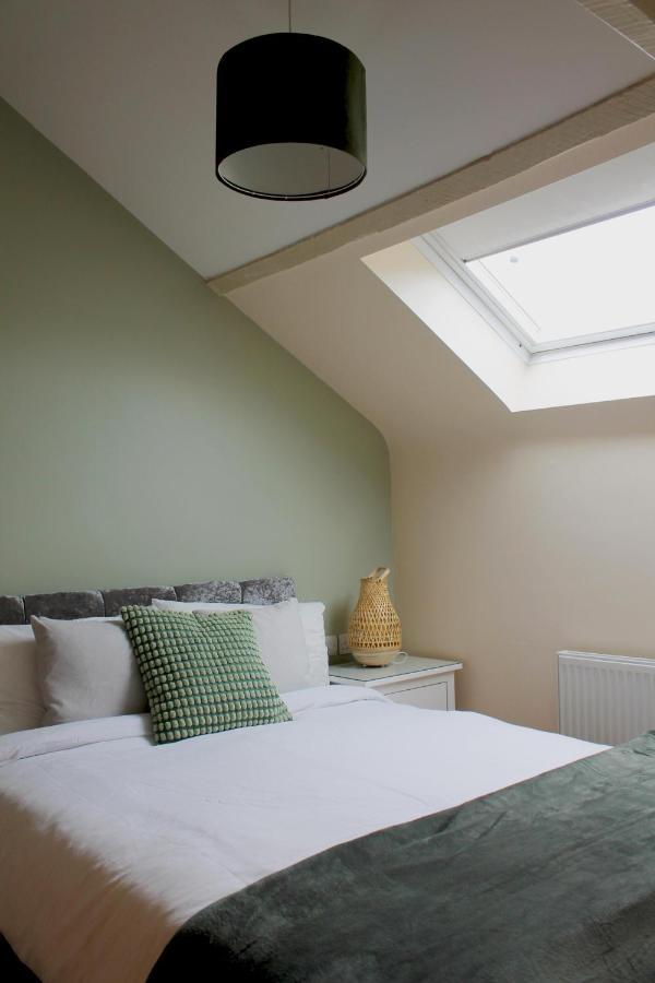 Charming 1-Bed Loft In Caerleon Apartment Newport  Bagian luar foto