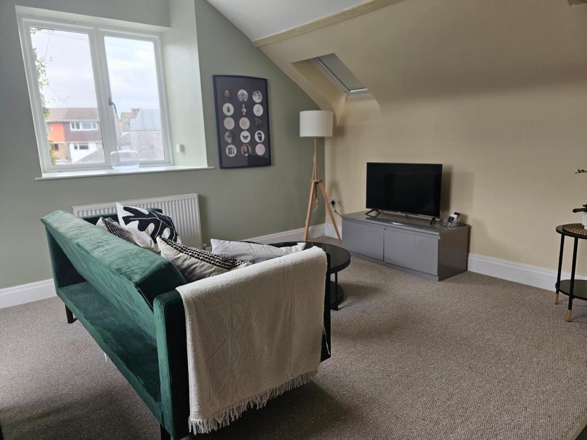 Charming 1-Bed Loft In Caerleon Apartment Newport  Bagian luar foto
